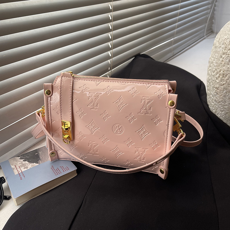 Classic Design Collection 2026 – обзор и цена Women'S Bags New Collection
