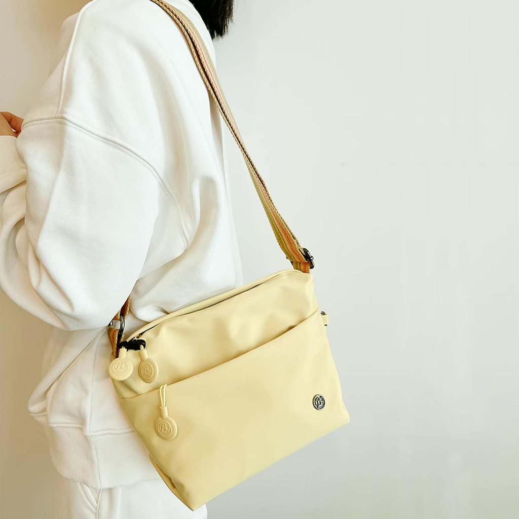Ultra-light Nylon Crossbody Ba – обзор и цена Women Bags Guess
