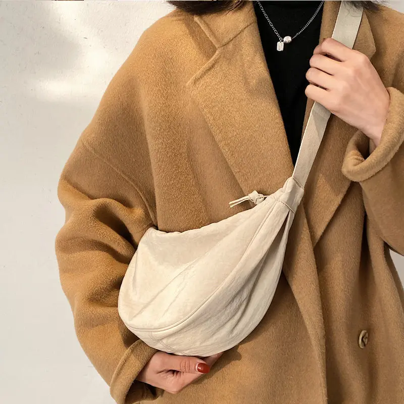 Simple Design Women's Messenge – обзор и цена Women Bags Guess